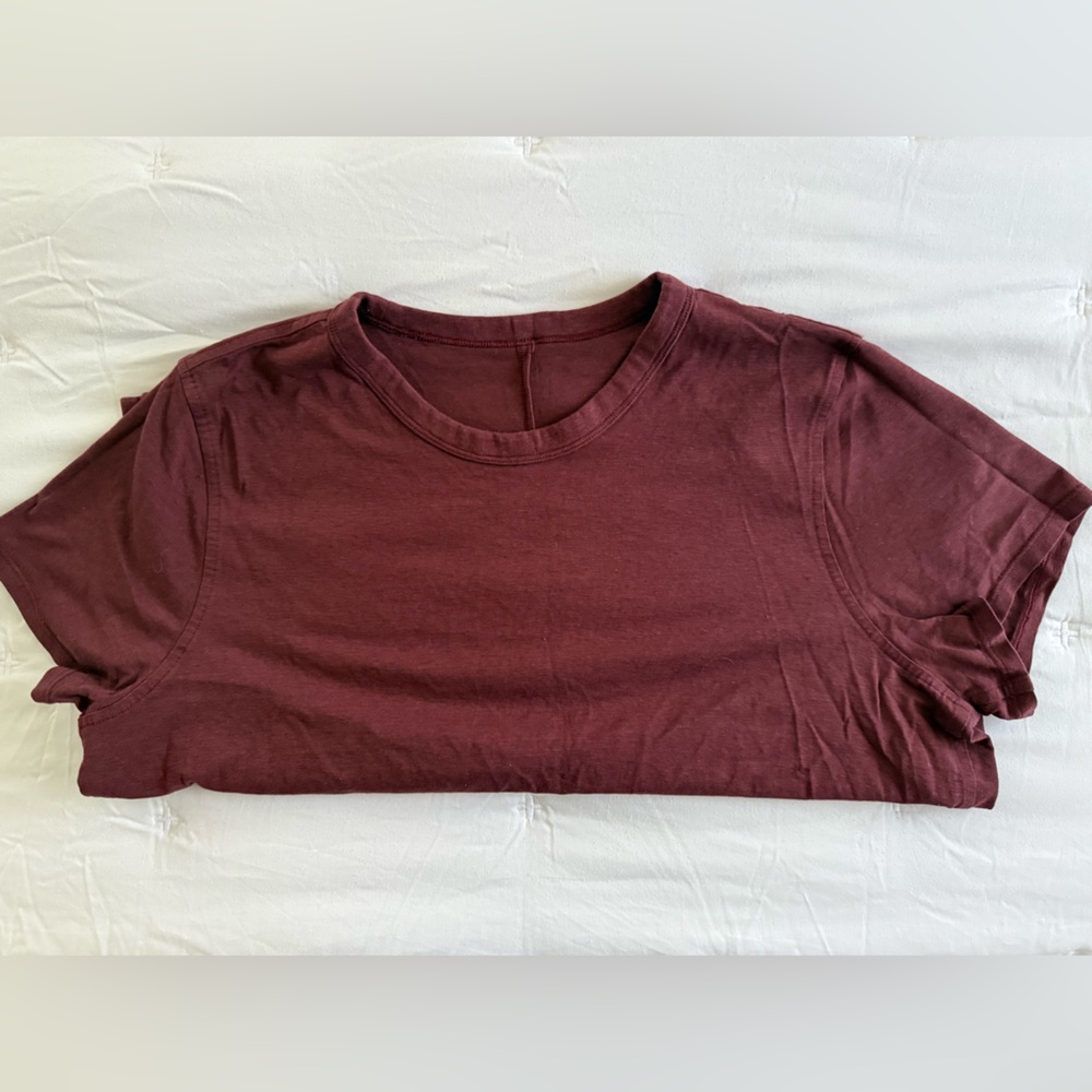 Lululemon Classic Fit Cotton Blend T-Shirt in Red Merlot Size 8 - Picture 3 of 3